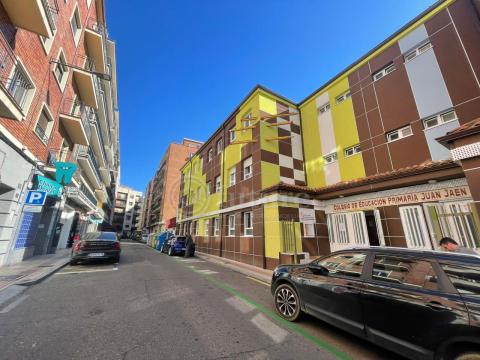 ¡Plaza de garaje junto a Carmelitas!