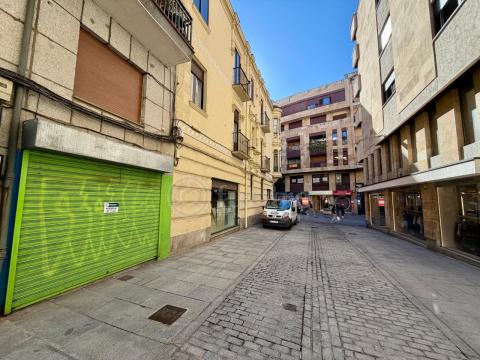 Local junto a calle Toro